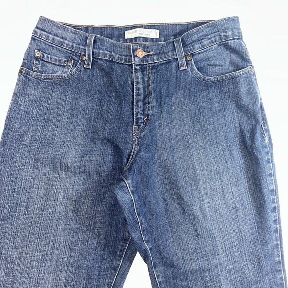 Levi's 550 Relaxed Boot Cut Women's Size 10M Blue Jeans Mid Rise Medium Wash - Picture 2 of 11